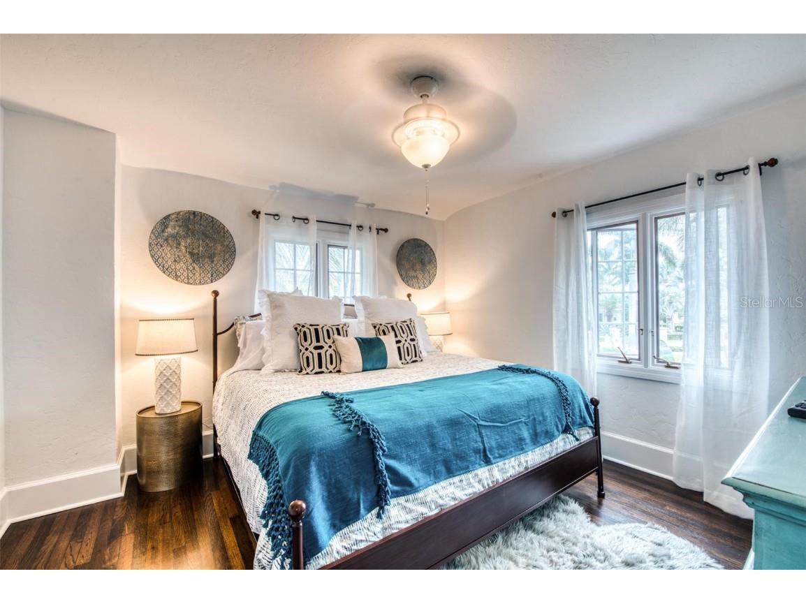 76 S Washington Drive Sarasota FL 34236 A4649466 image44