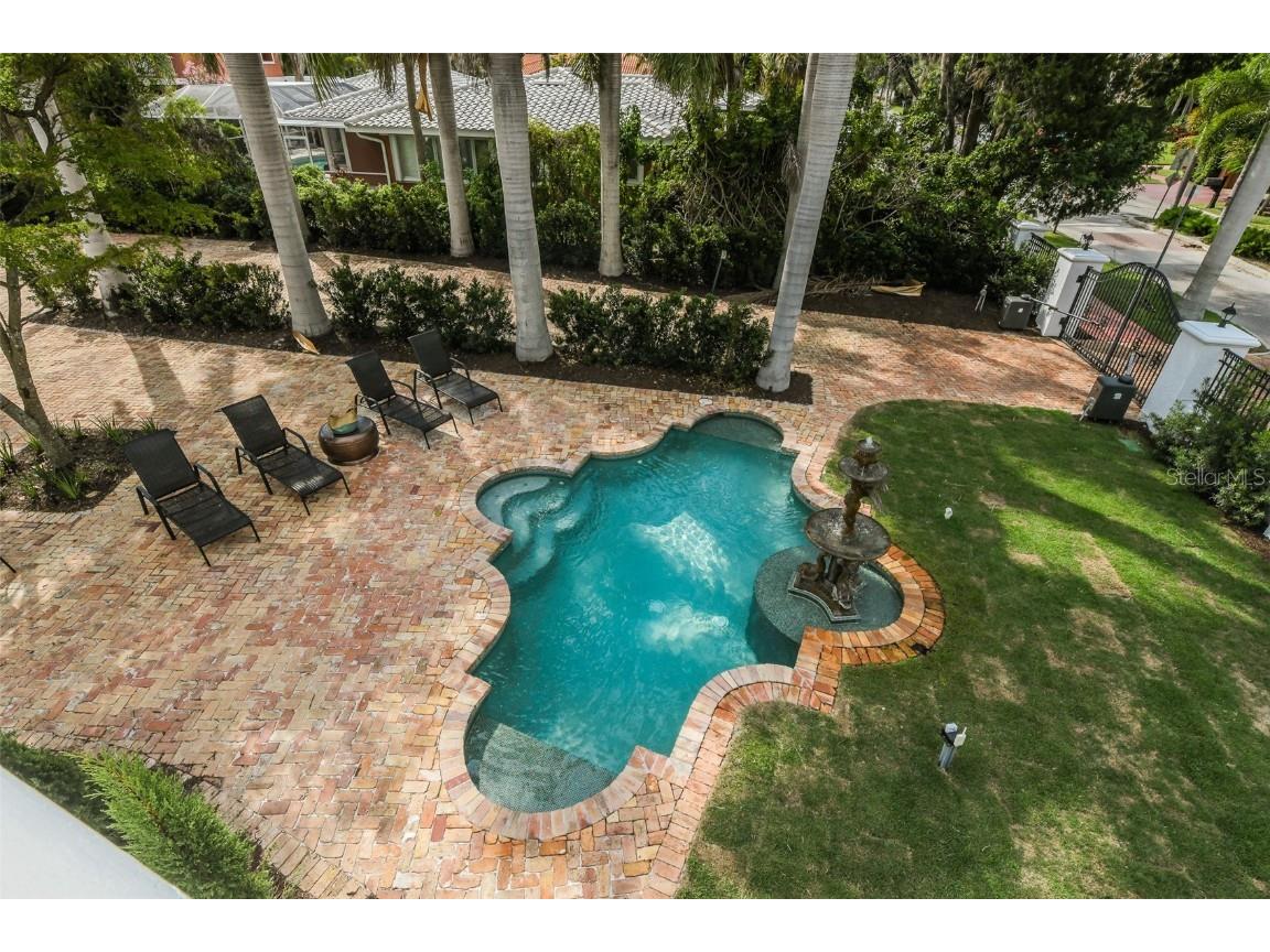 76 S Washington Drive Sarasota FL 34236 A4649466 image56