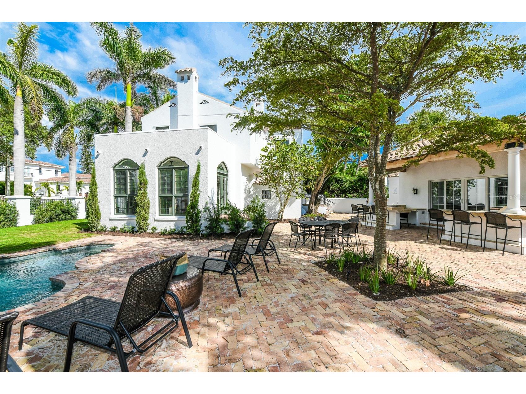 76 S Washington Drive Sarasota FL 34236 A4693046 image2