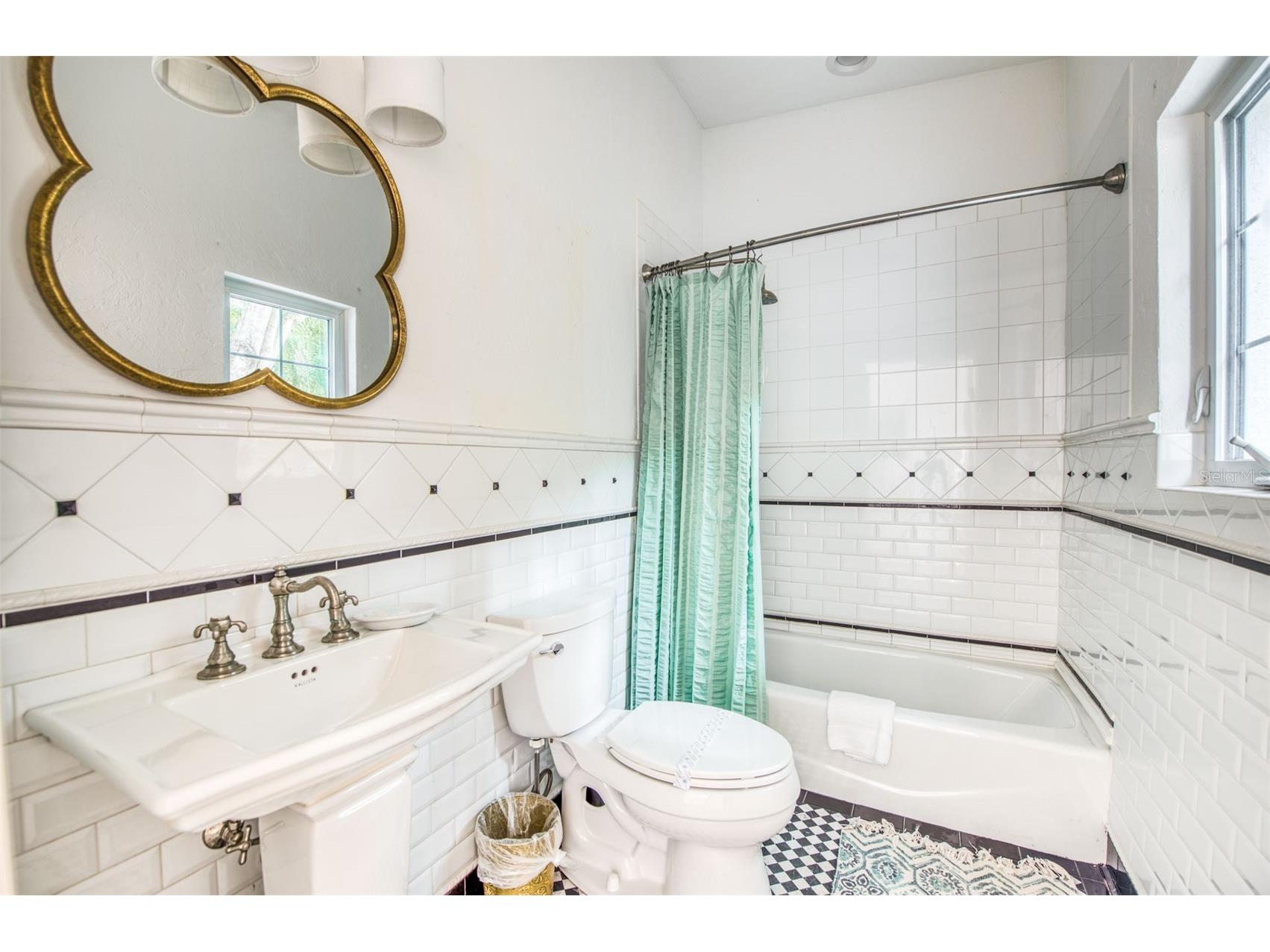 76 S Washington Drive Sarasota FL 34236 A4693046 image27