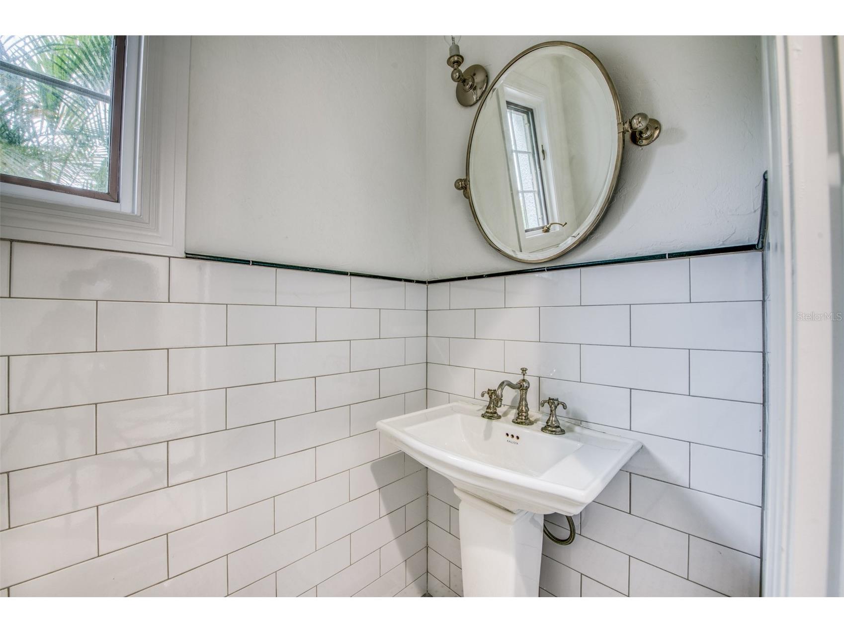 76 S Washington Drive Sarasota FL 34236 A4693046 image31