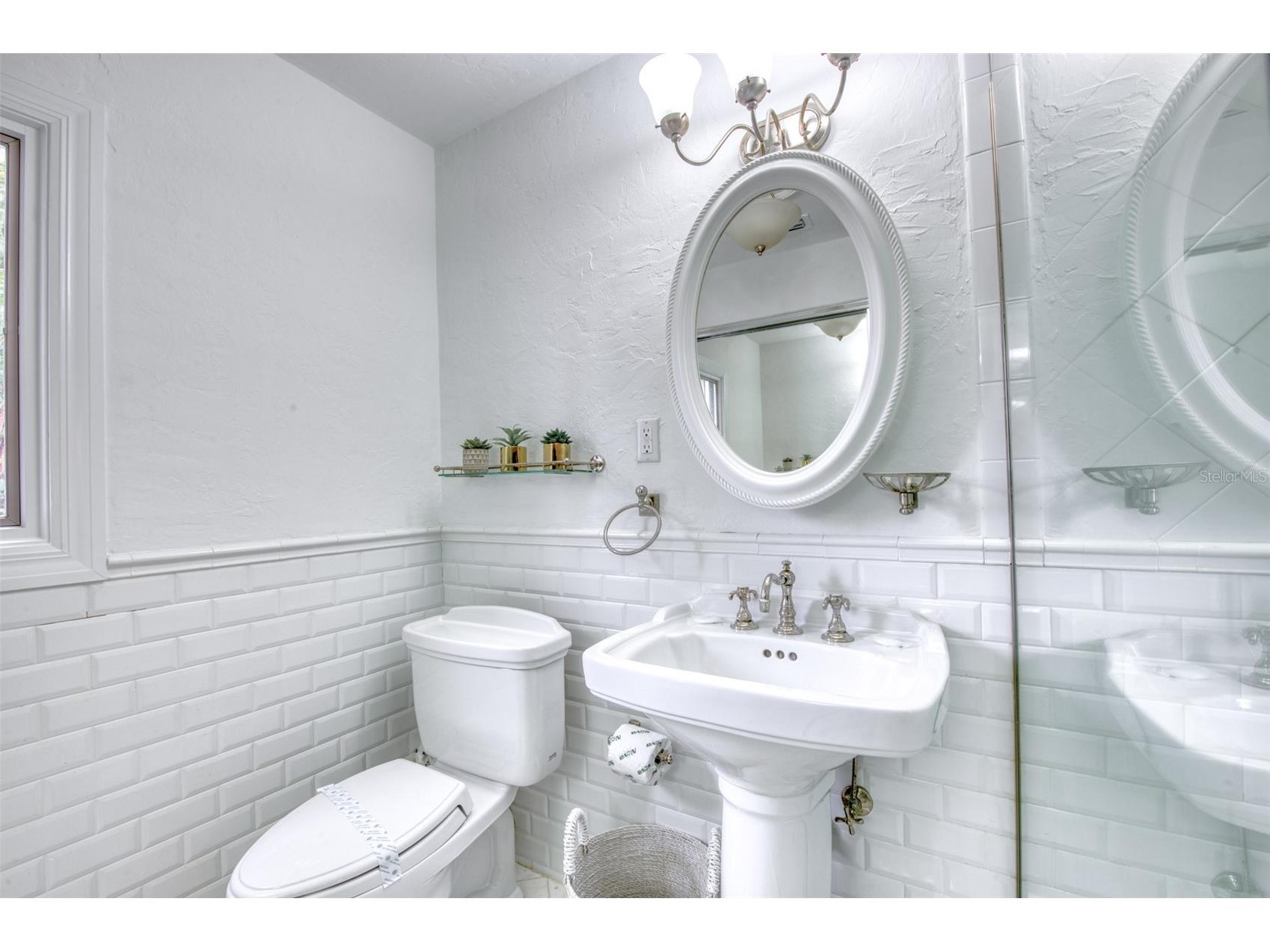 76 S Washington Drive Sarasota FL 34236 A4693046 image41