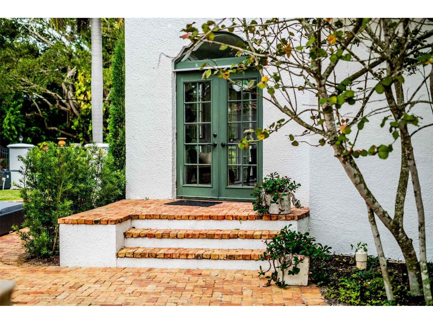 76 S Washington Drive Sarasota FL 34236 A4693046 image46