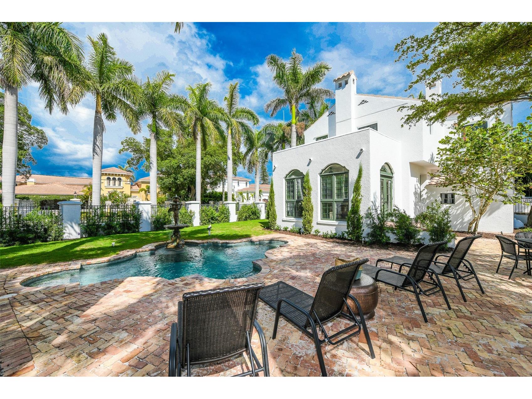 76 S Washington Drive Sarasota FL 34236 A4693046 image49