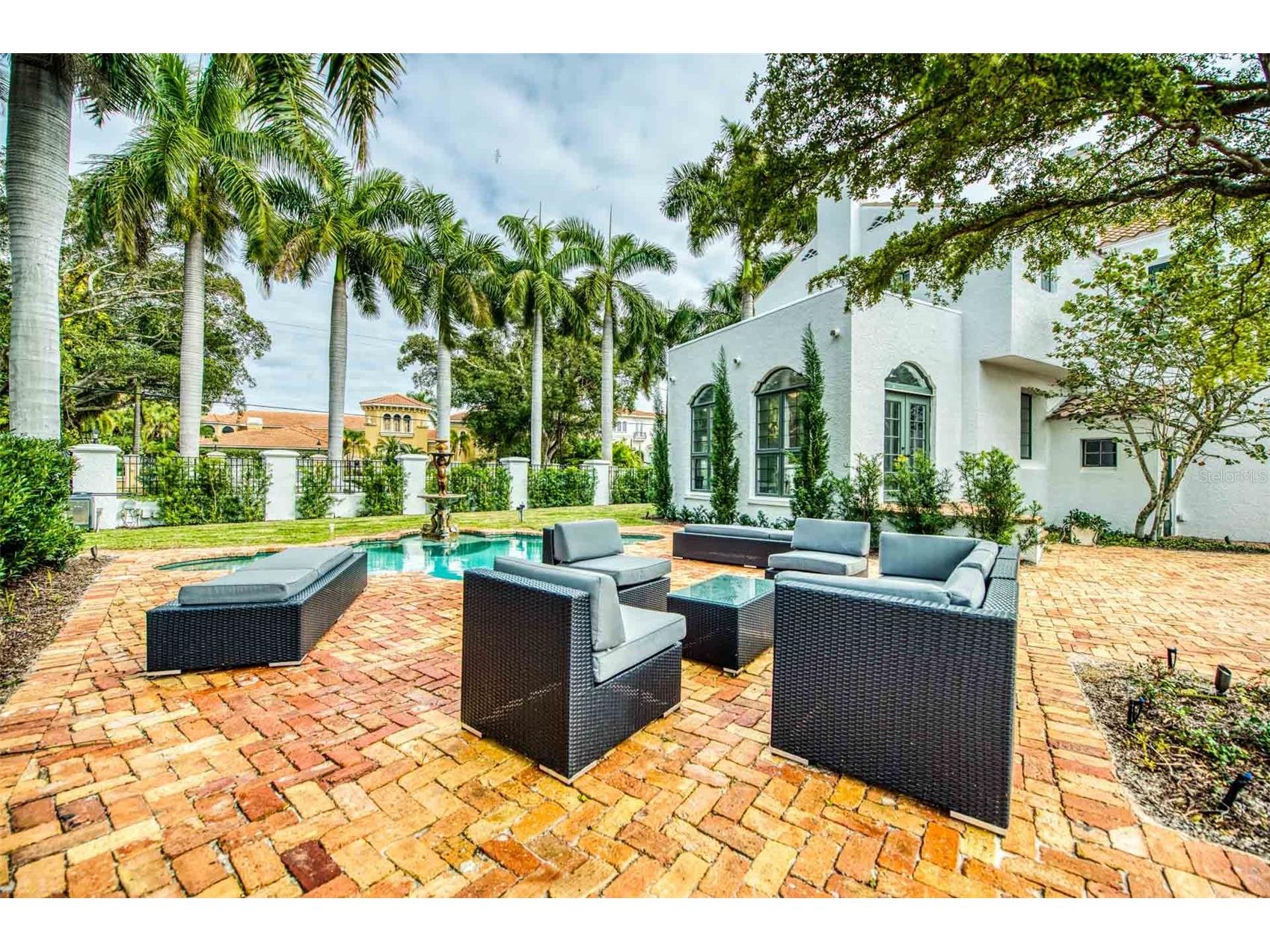 76 S Washington Drive Sarasota FL 34236 A4693046 image50