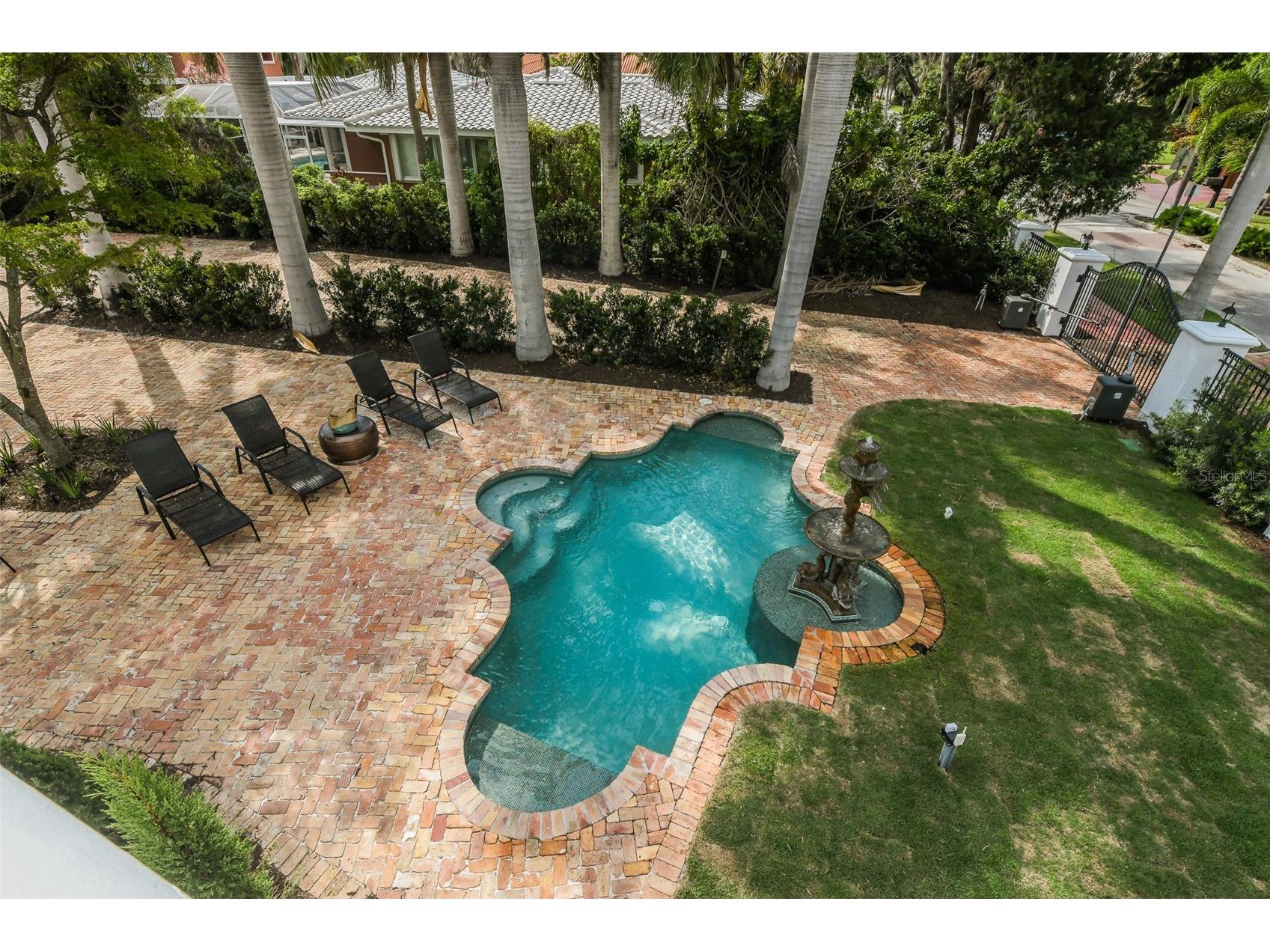 76 S Washington Drive Sarasota FL 34236 A4693046 image56