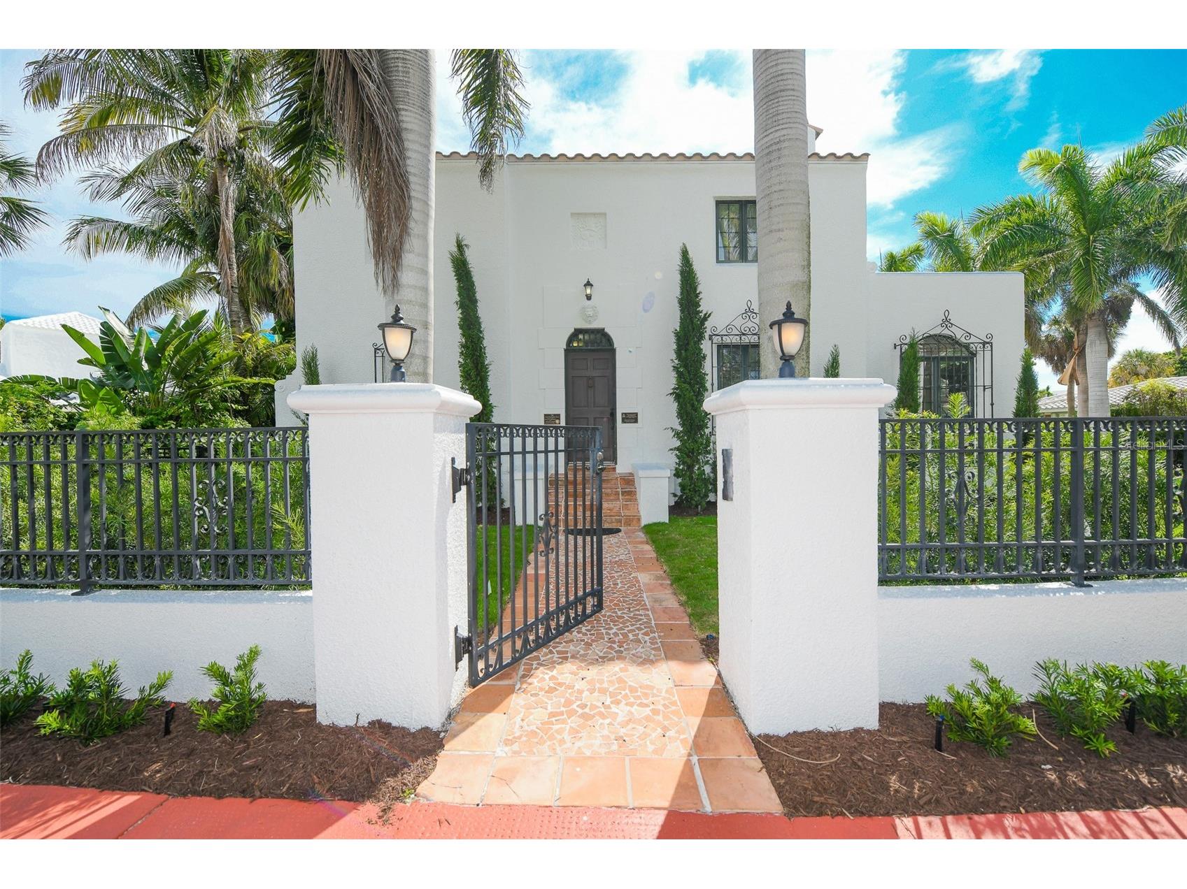 76 S Washington Drive Sarasota FL 34236 A4693046 image6