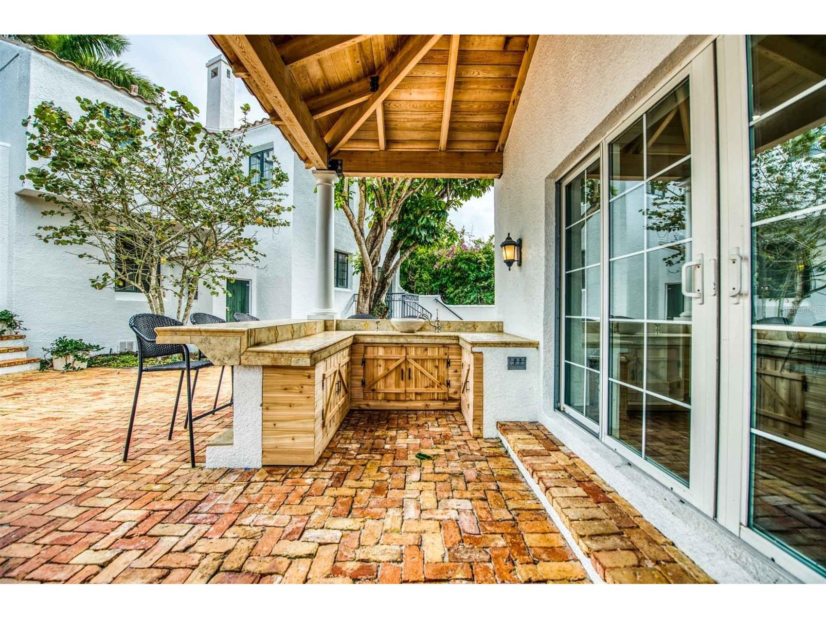 76 S Washington Drive Sarasota FL 34236 A4693046 image7