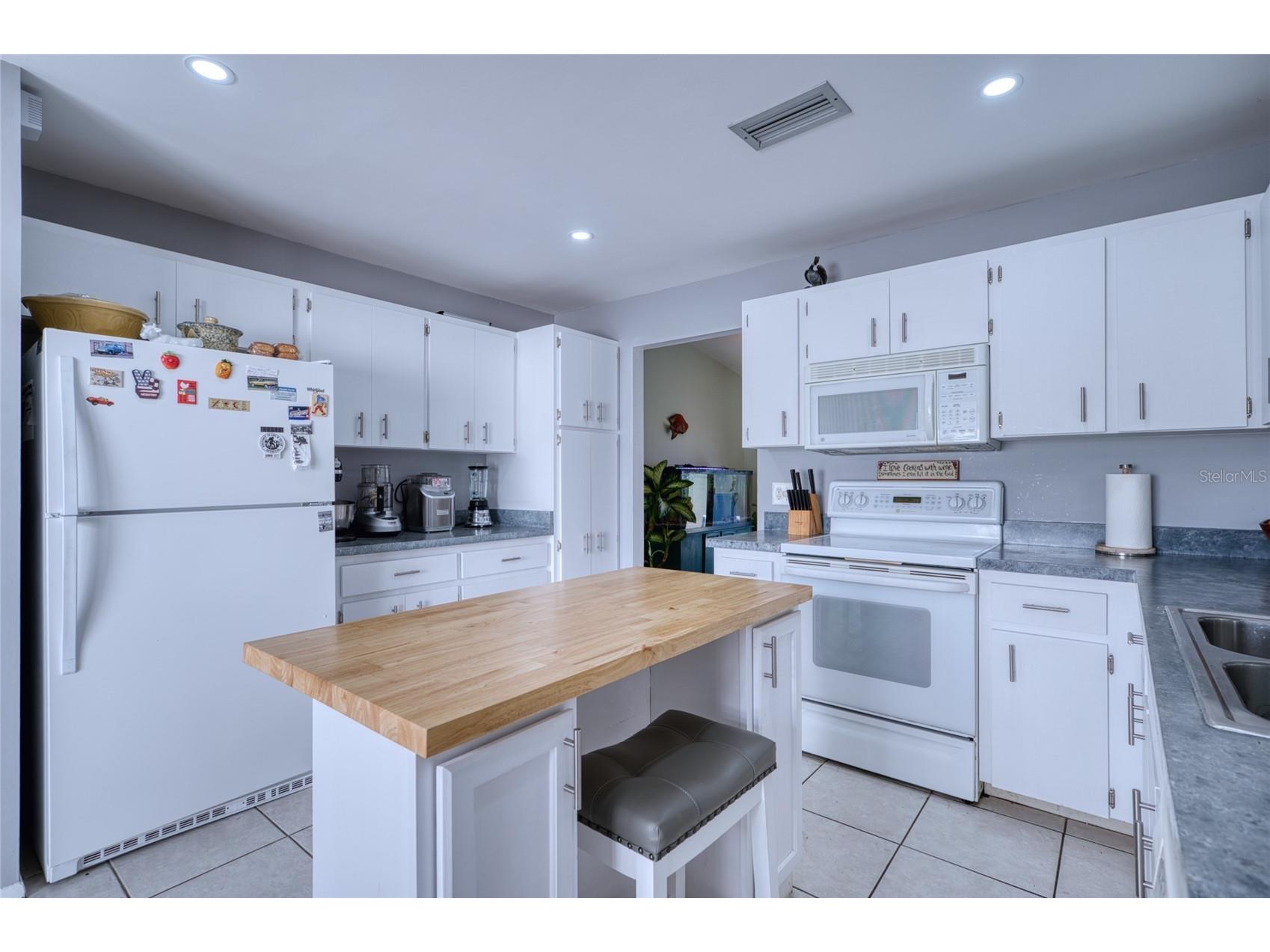 76 Sandstone Circle Venice FL 34293 A4685848 image6