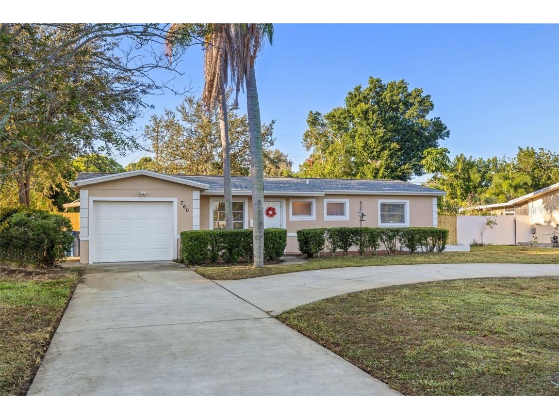 760 68th Avenue S Saint Petersburg FL 33705 U8218434 image1