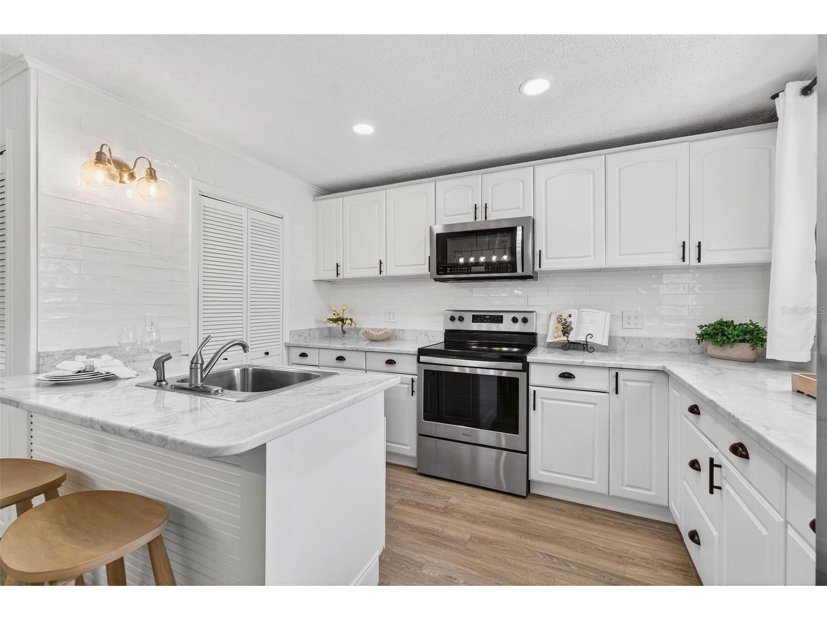 760 71st Avenue N Saint Petersburg FL 33702 TB8495088 image2