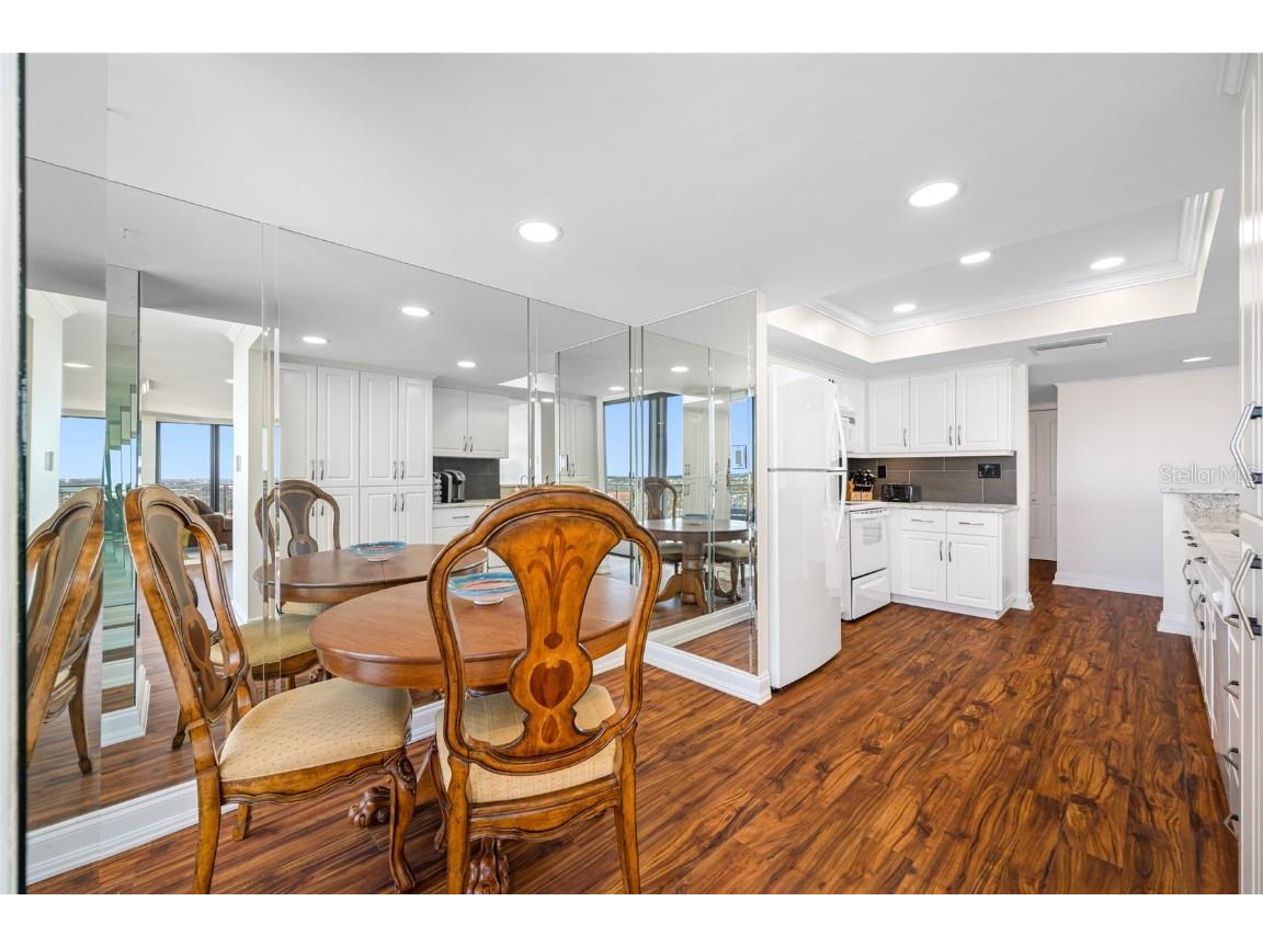 7600 Bayshore Drive #1206 Treasure Island FL 33706 - BOCA CIEGA BAY / GULF TB8374265 image13