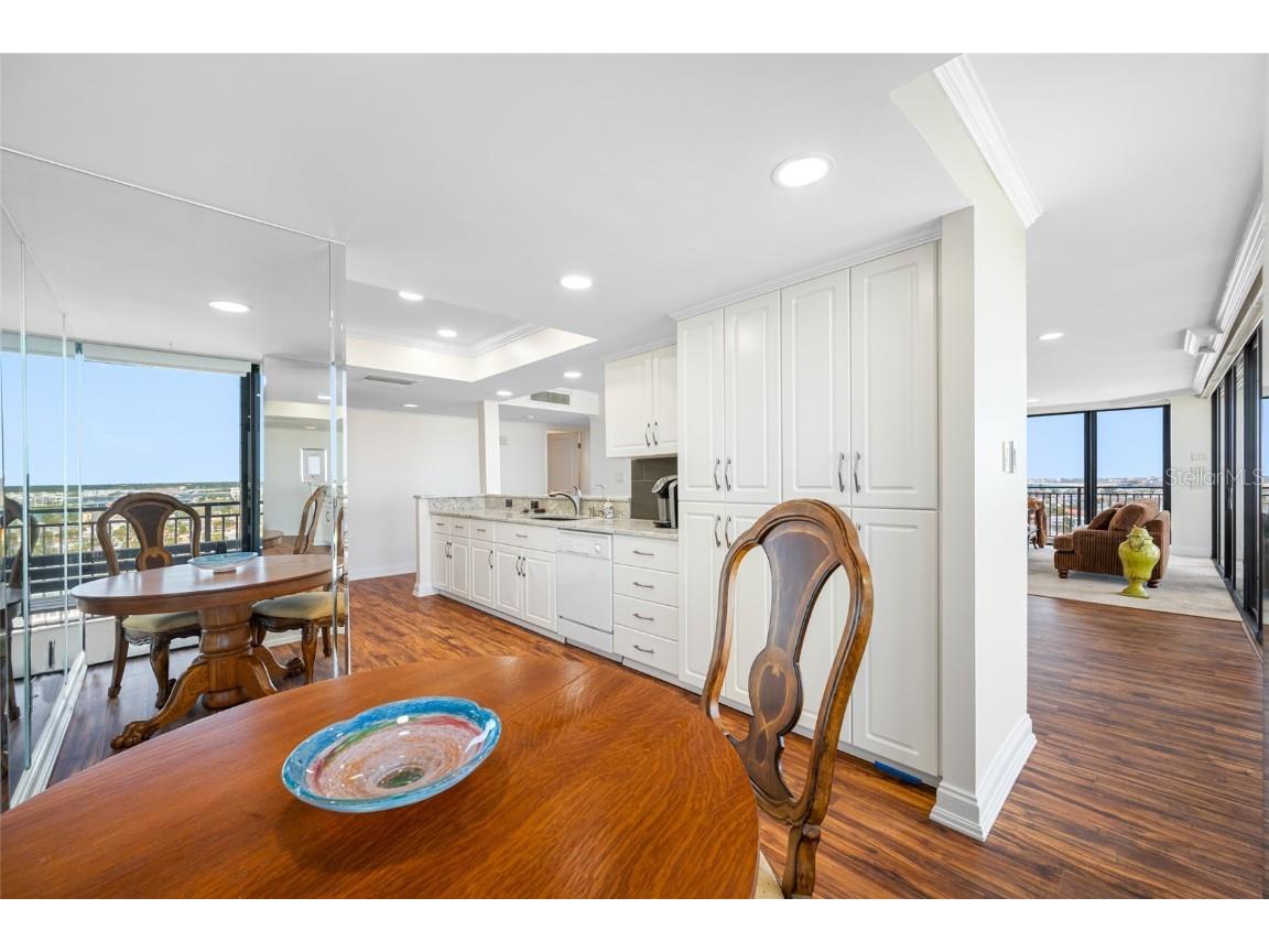 7600 Bayshore Drive #1206 Treasure Island FL 33706 - BOCA CIEGA BAY / GULF TB8374265 image14