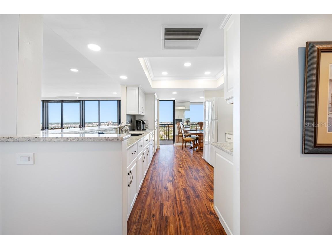 7600 Bayshore Drive #1206 Treasure Island FL 33706 - BOCA CIEGA BAY / GULF TB8374265 image4