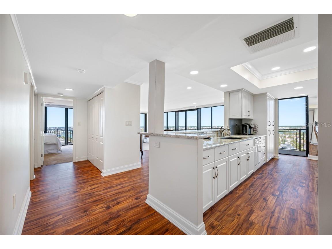 7600 Bayshore Drive #1206 Treasure Island FL 33706 - BOCA CIEGA BAY / GULF TB8374265 image5