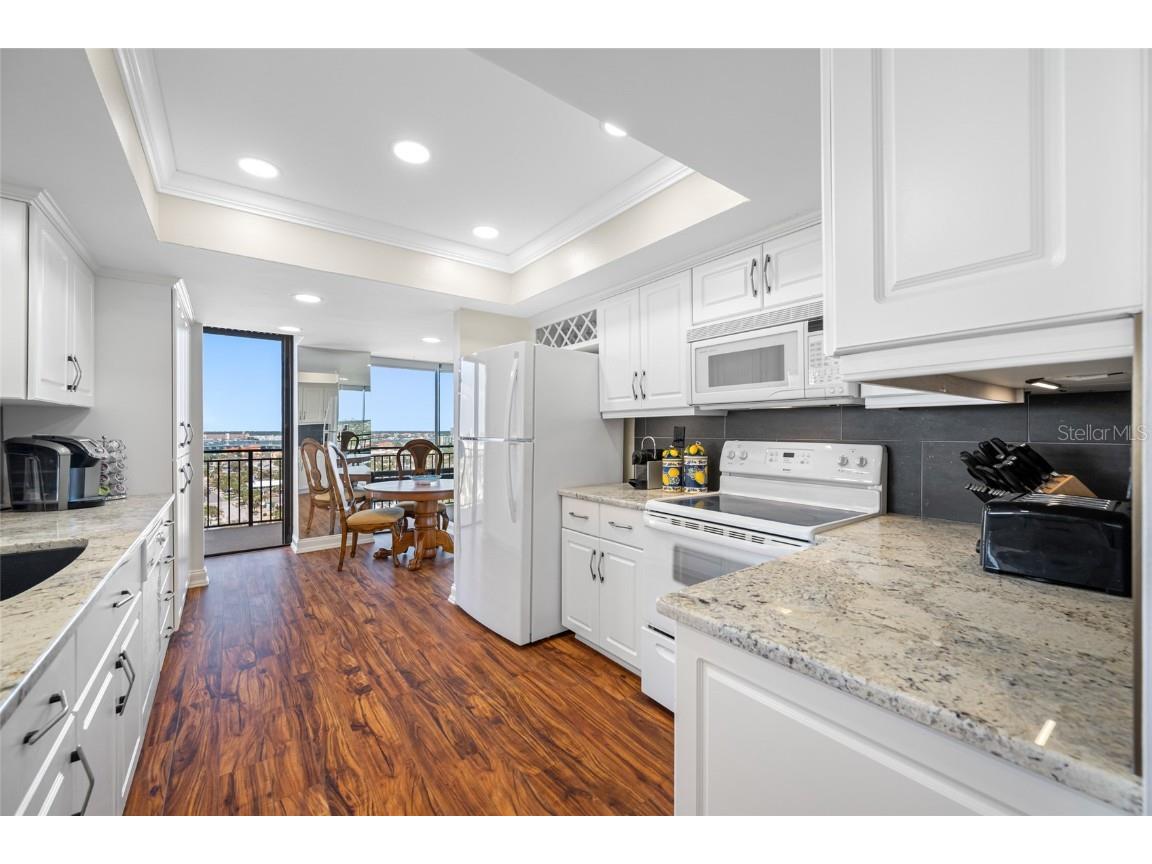 7600 Bayshore Drive #1206 Treasure Island FL 33706 - BOCA CIEGA BAY / GULF TB8374265 image7