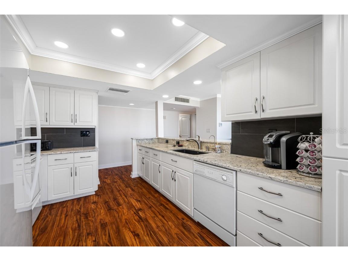 7600 Bayshore Drive #1206 Treasure Island FL 33706 - BOCA CIEGA BAY / GULF TB8374265 image9