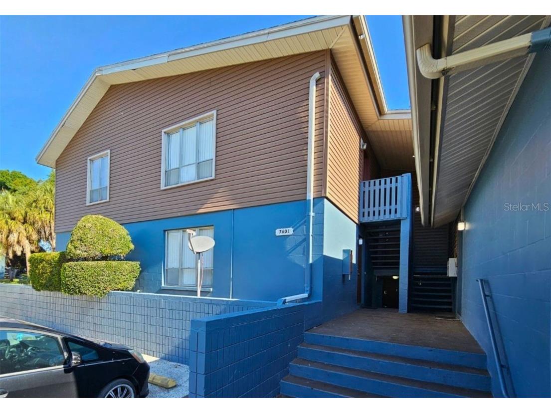 7601 Paula Drive #2 Tampa FL 33615 TB8423276 image1