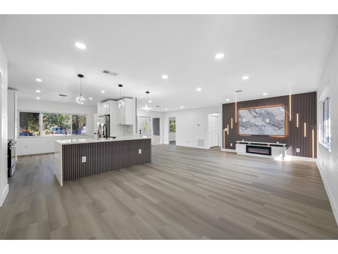 7601 Pine Hill Drive Tampa FL 33617 TB8449566 image10