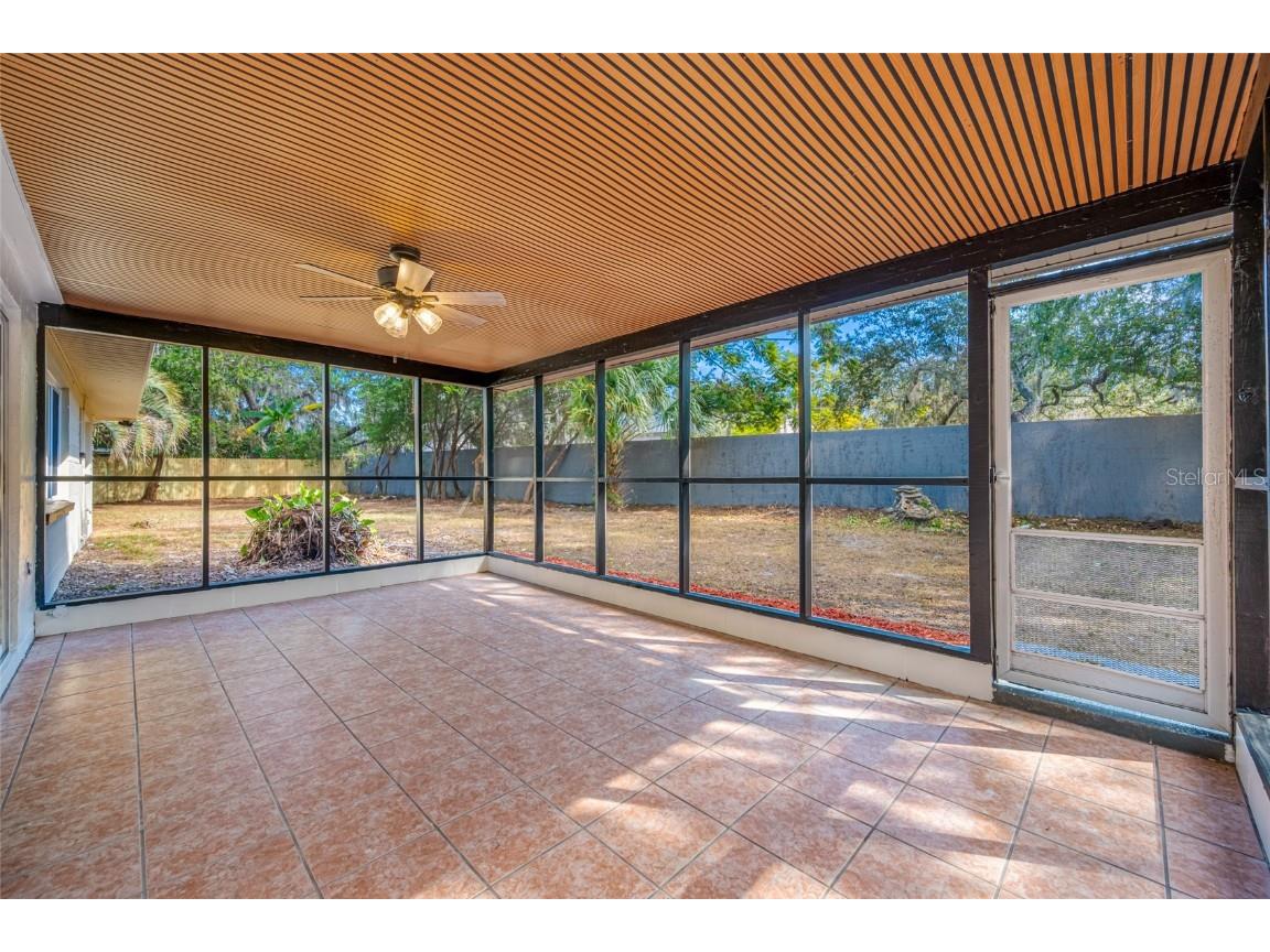 7601 Pine Hill Drive Tampa FL 33617 TB8449566 image32