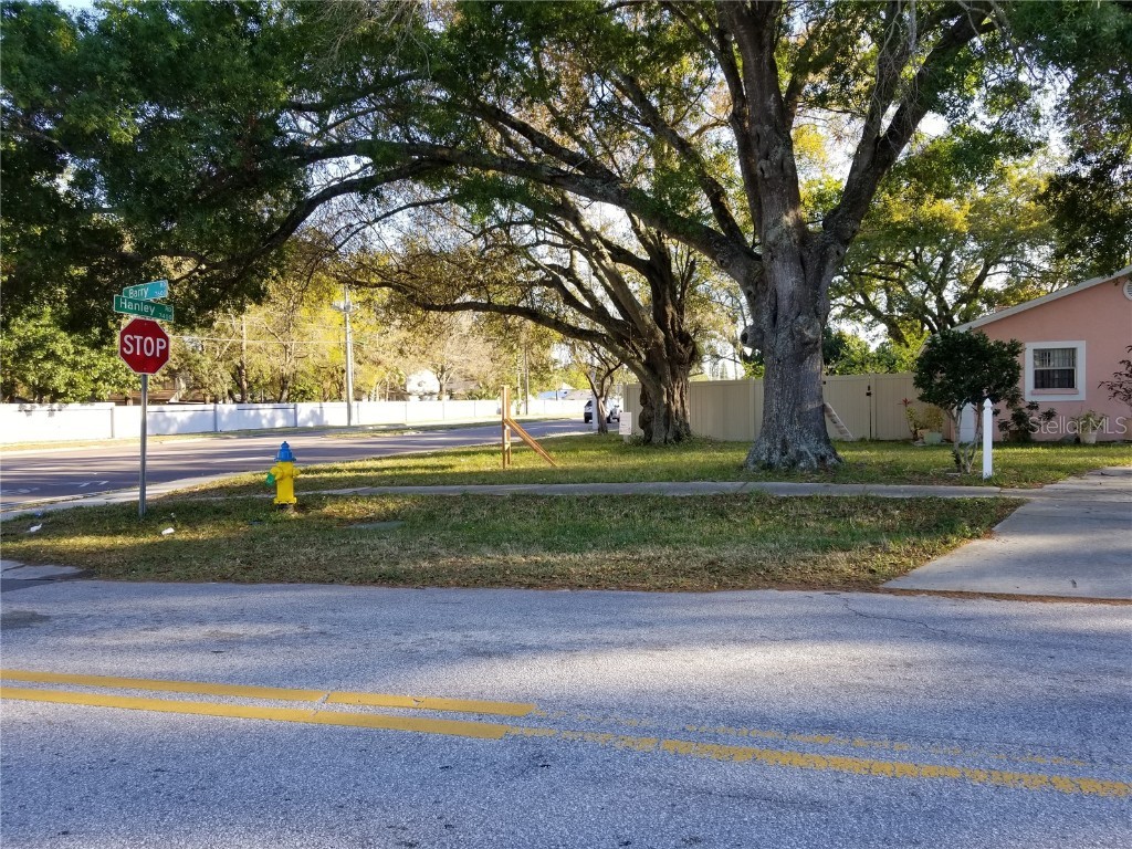 7602 Barry Road Tampa FL 33615 T3433574 image1