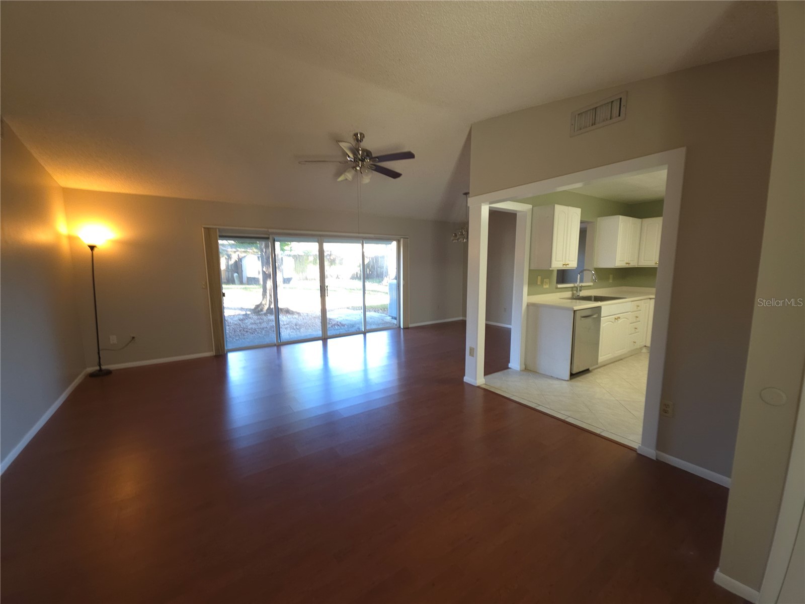 7604 N Sanibel Circle Temple Terrace FL 33637 TB8458280 image4