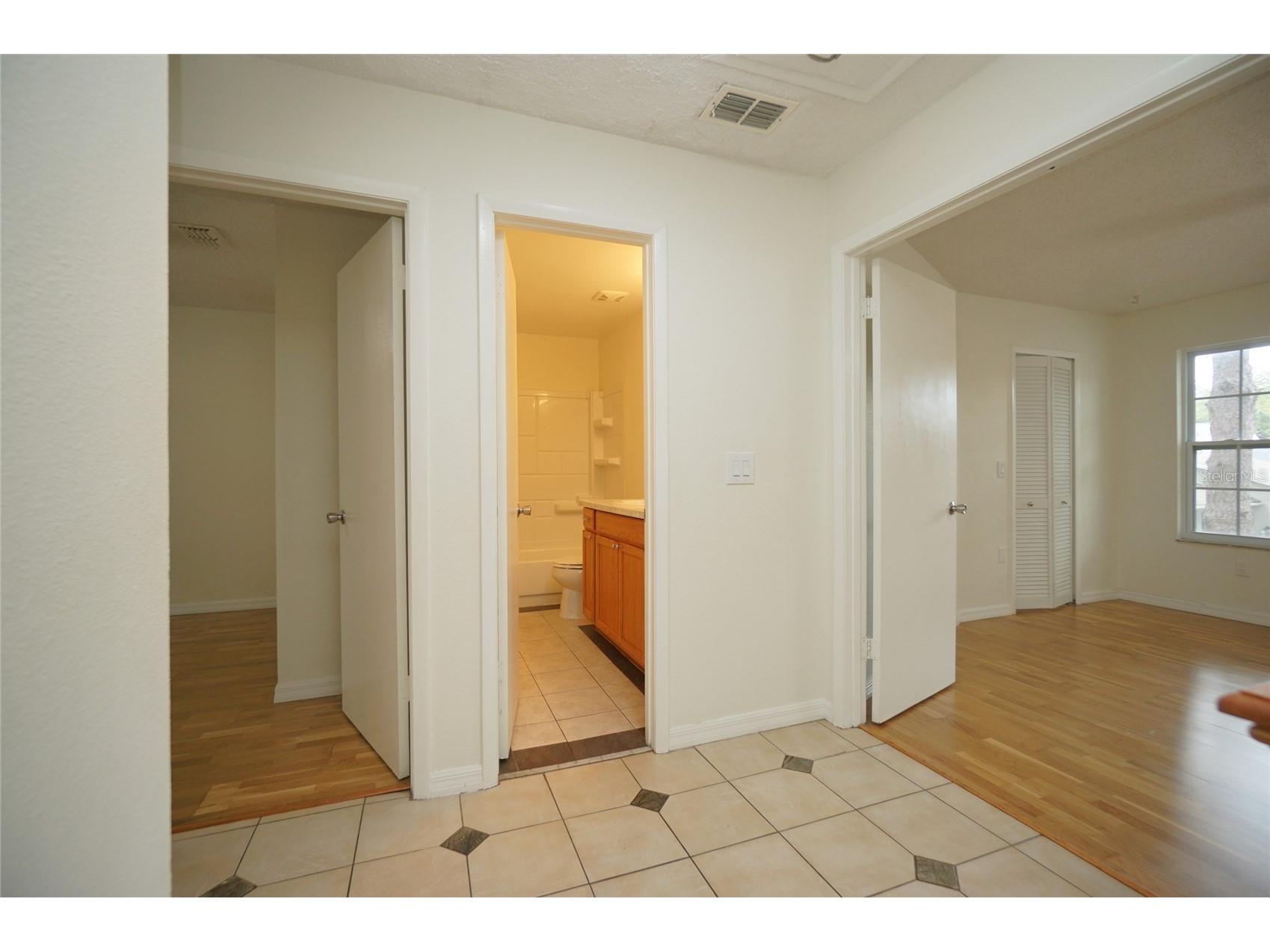 7605 Glades Court Tampa FL 33637 TB8526393 image4