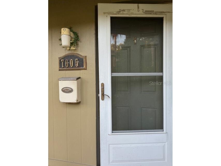 7605 W Deleon Court Tampa FL 33615 TB8386572 image2