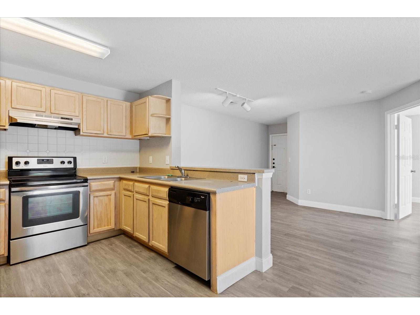 7606 Pissarro Drive #104 Orlando FL 32819 - Big Sand Lake O6398356 image9
