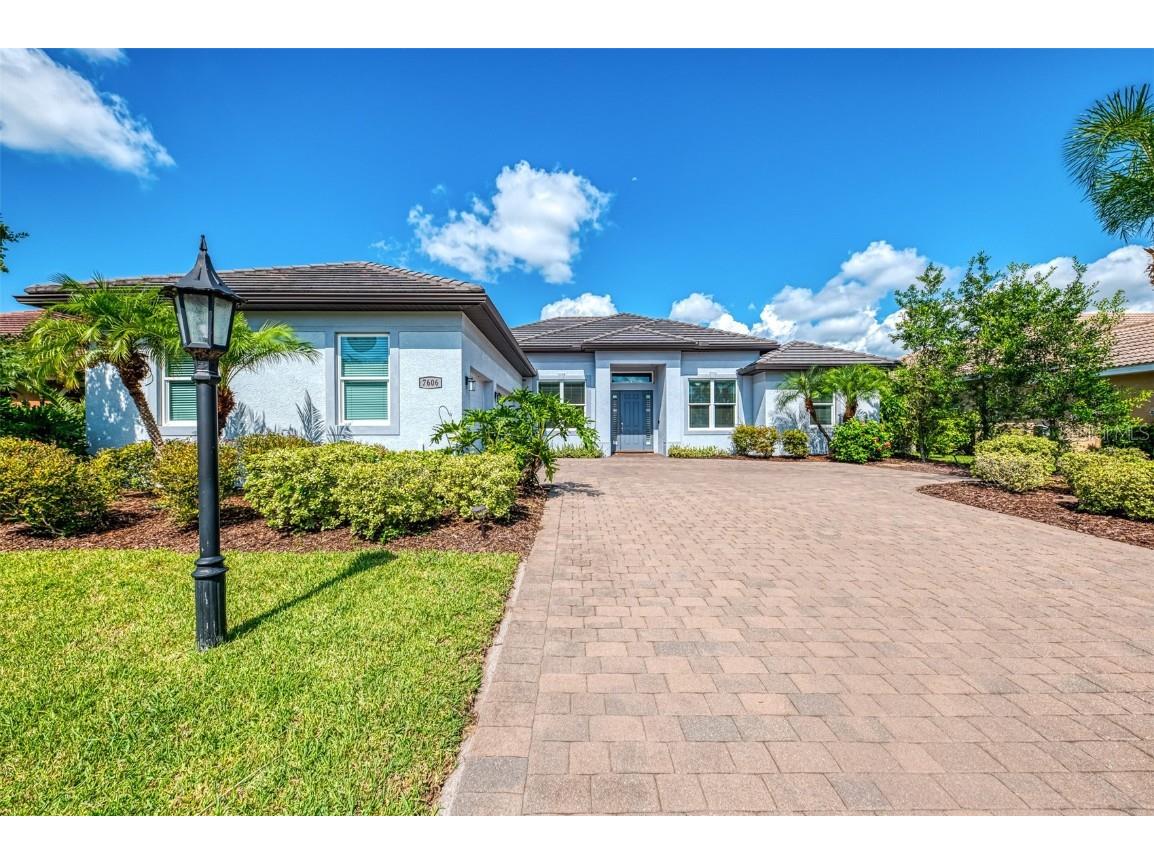 7606 Trillium Boulevard Sarasota FL 34241 A4661992 image1