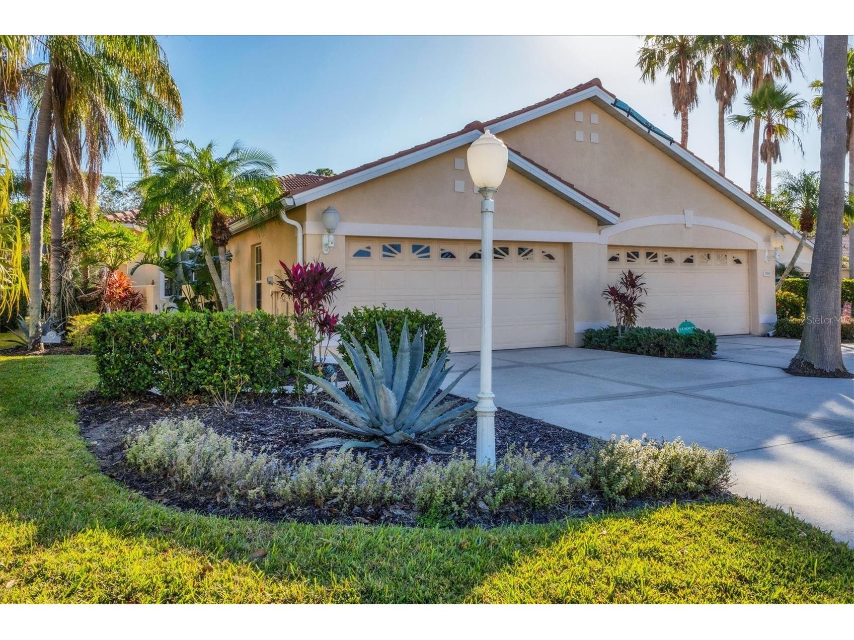 7607 Preserves Court Sarasota FL 34243 A4691780 image1