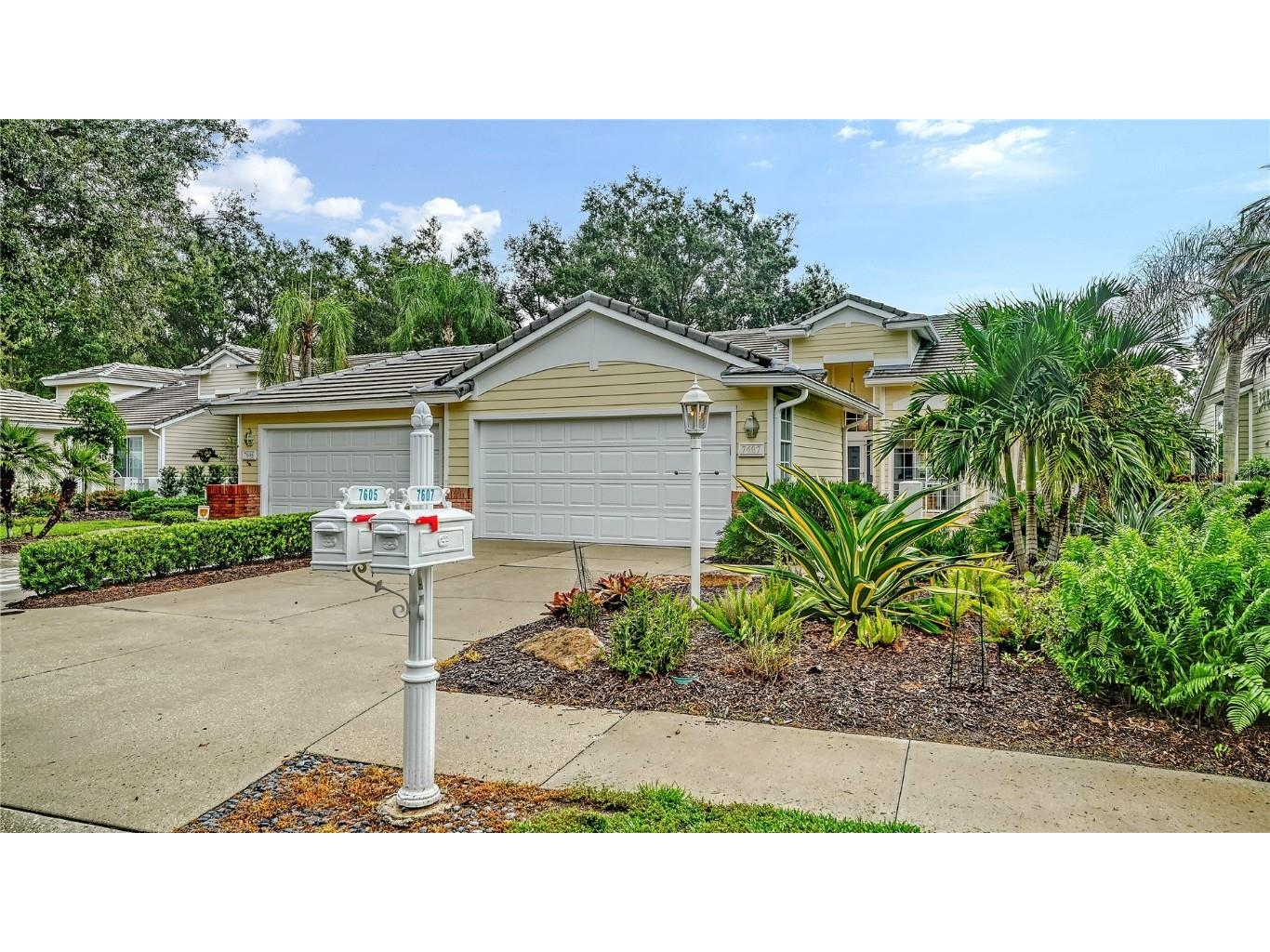 7607 Whitebridge Glen University Park FL 34201 A4662705 image1