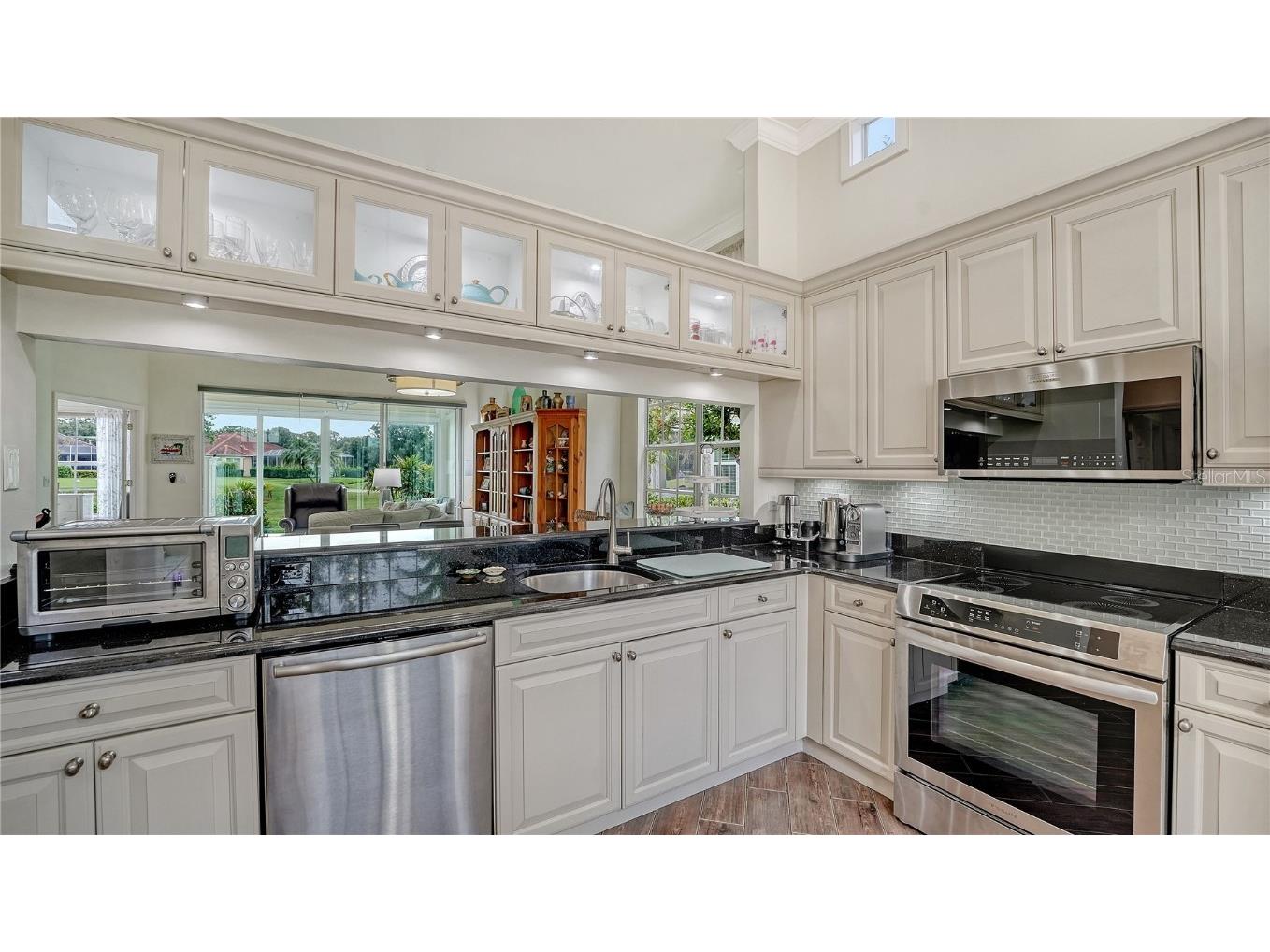 7607 Whitebridge Glen University Park FL 34201 A4662705 image16