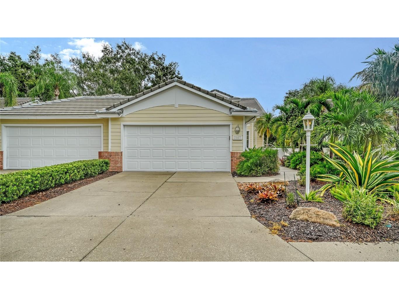 7607 Whitebridge Glen University Park FL 34201 A4662705 image2