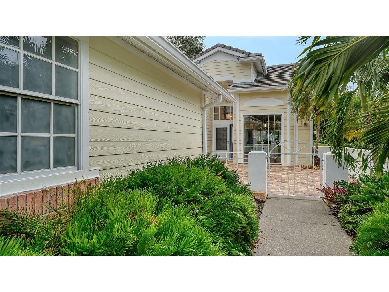 7607 Whitebridge Glen University Park FL 34201 A4662705 image3