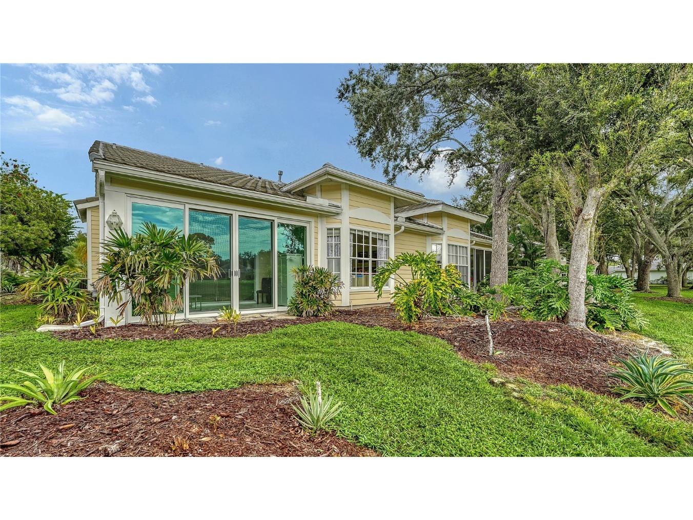 7607 Whitebridge Glen University Park FL 34201 A4662705 image34