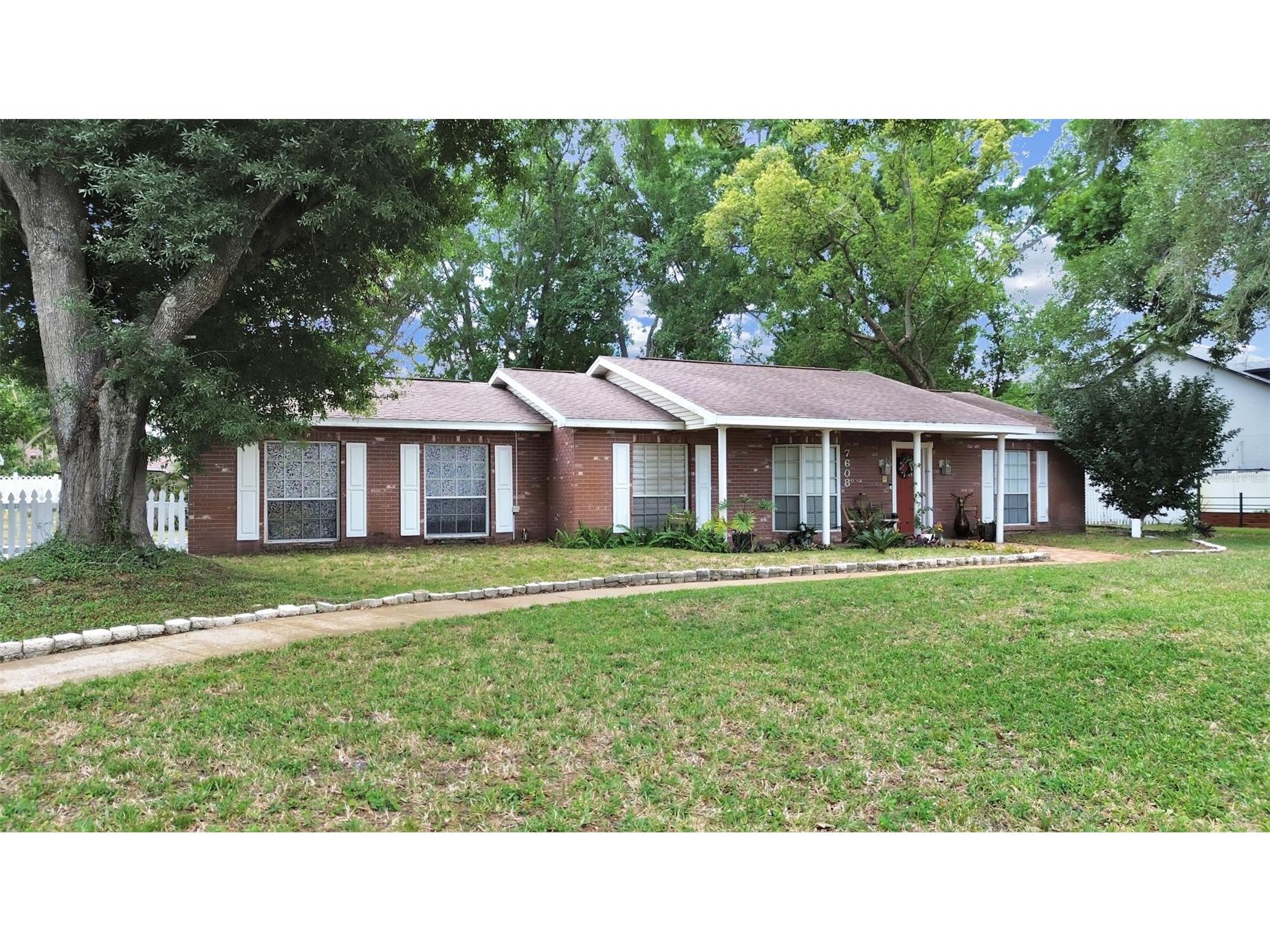 7608 Barry Road Tampa FL 33615 TB8489473 image1