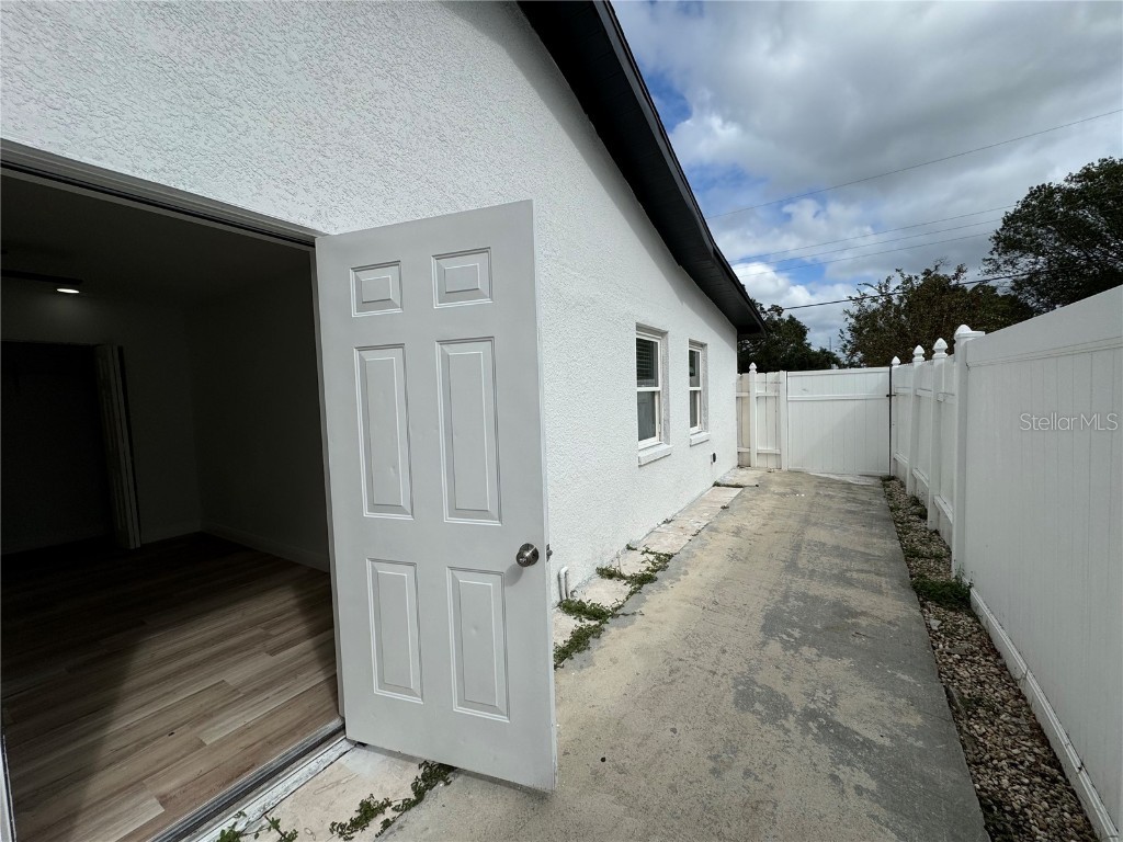 7608 Lakeside Boulevard Tampa FL 33614 TB8433449 image14