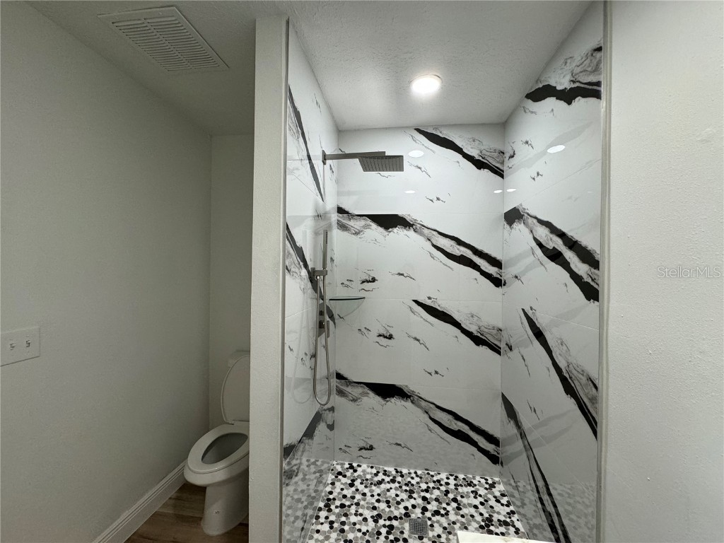 7608 Lakeside Boulevard Tampa FL 33614 TB8433449 image20