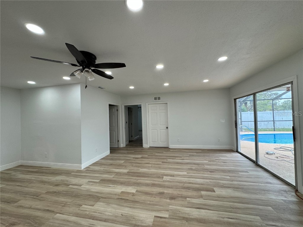 7608 Lakeside Boulevard Tampa FL 33614 TB8433449 image33