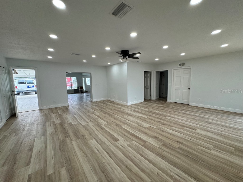 7608 Lakeside Boulevard Tampa FL 33614 TB8433449 image34