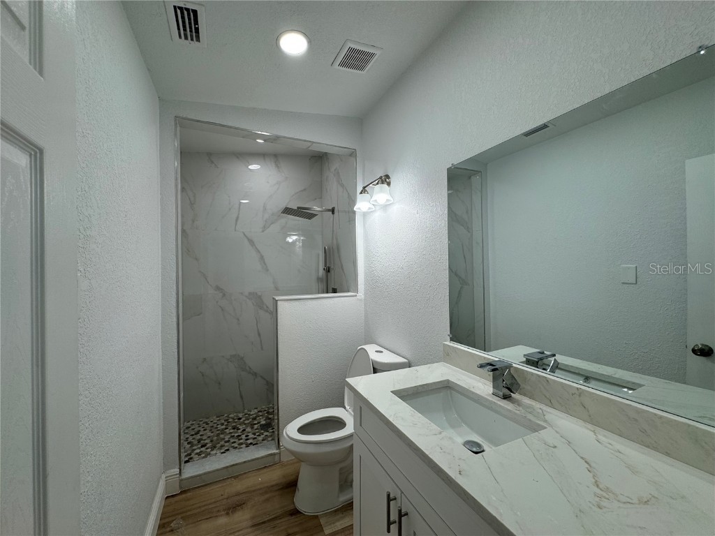 7608 Lakeside Boulevard Tampa FL 33614 TB8433449 image38