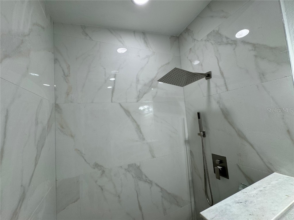 7608 Lakeside Boulevard Tampa FL 33614 TB8433449 image39