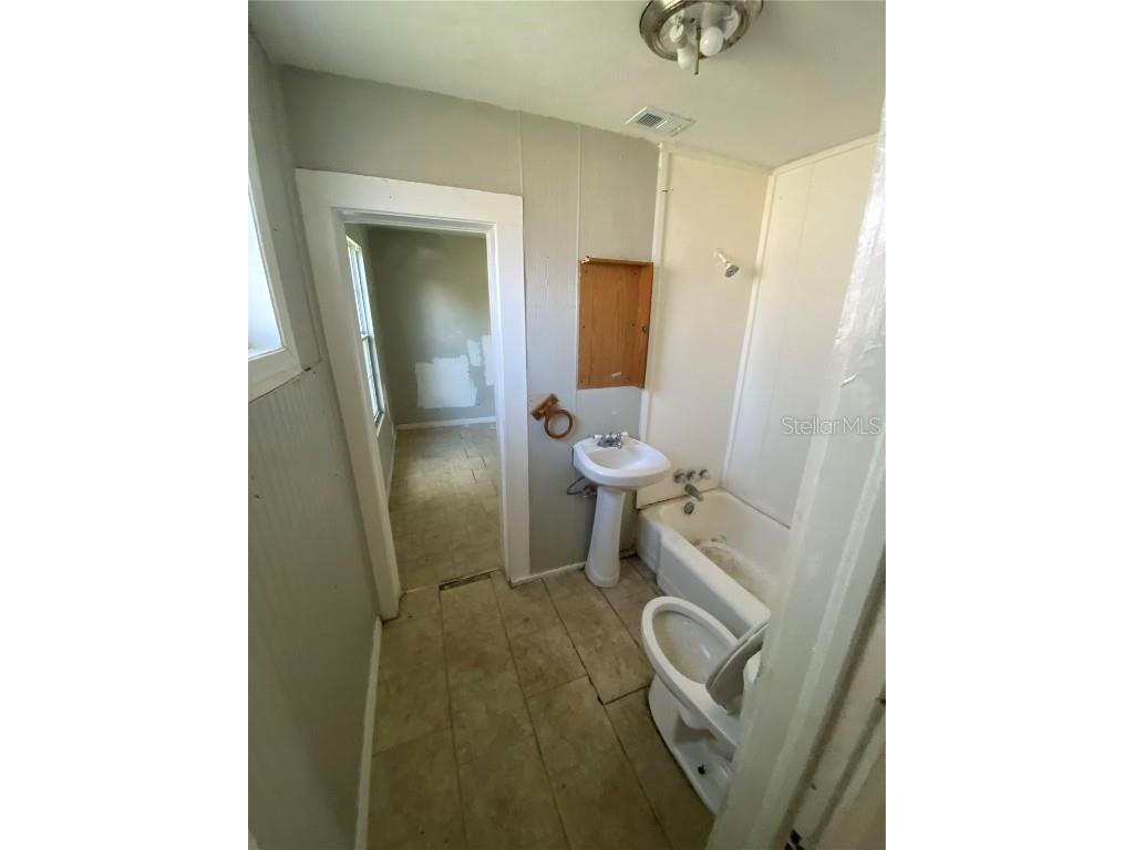 7608 N Huntley Avenue Tampa FL 33604 TB8424331 image7