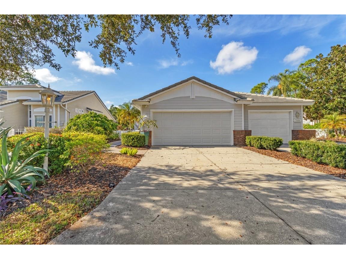 7608 Whitebridge Glen University Park FL 34201 A4675293 image1