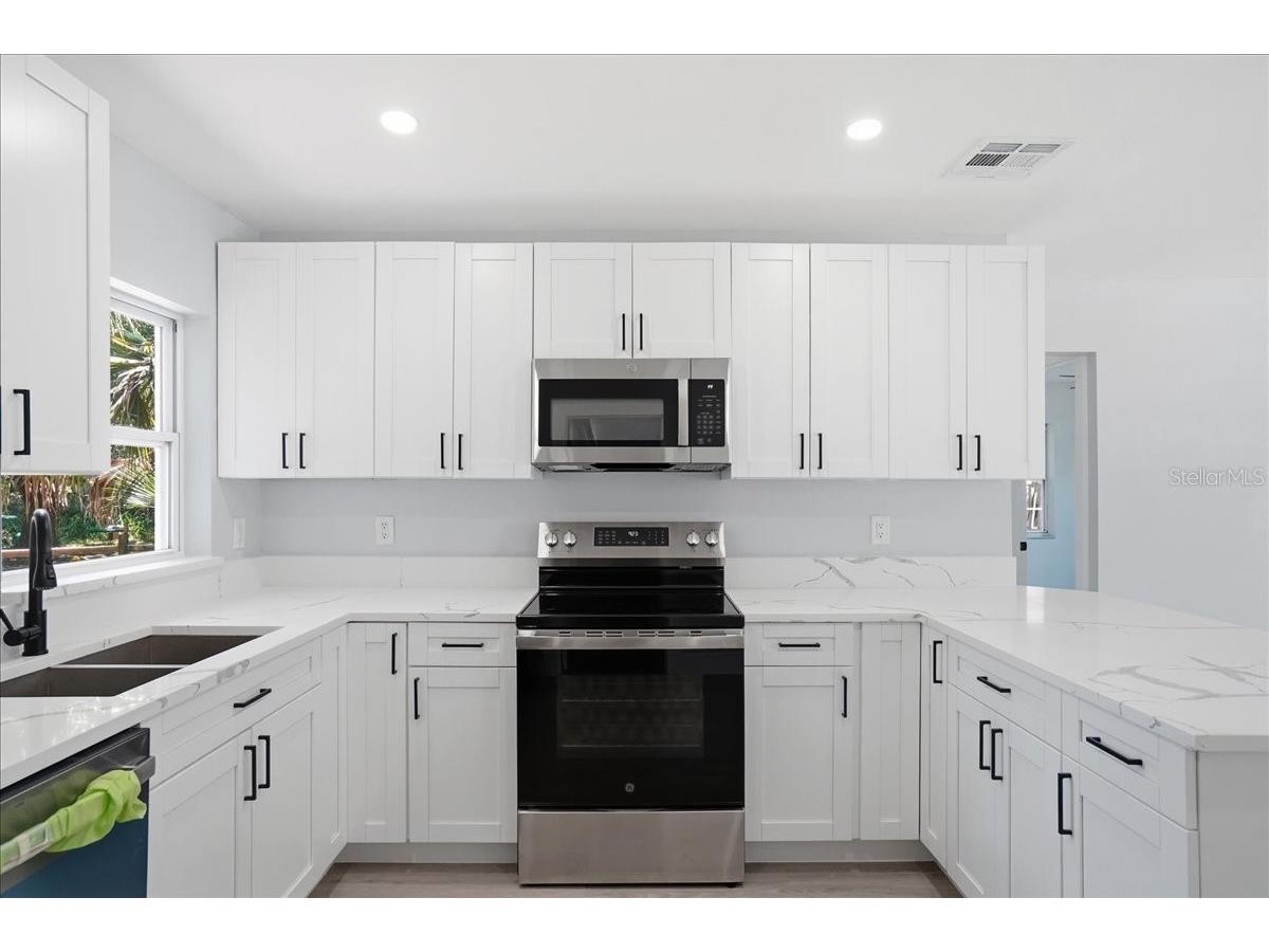 761 29th Avenue S Saint Petersburg FL 33705 TB8502021 image11