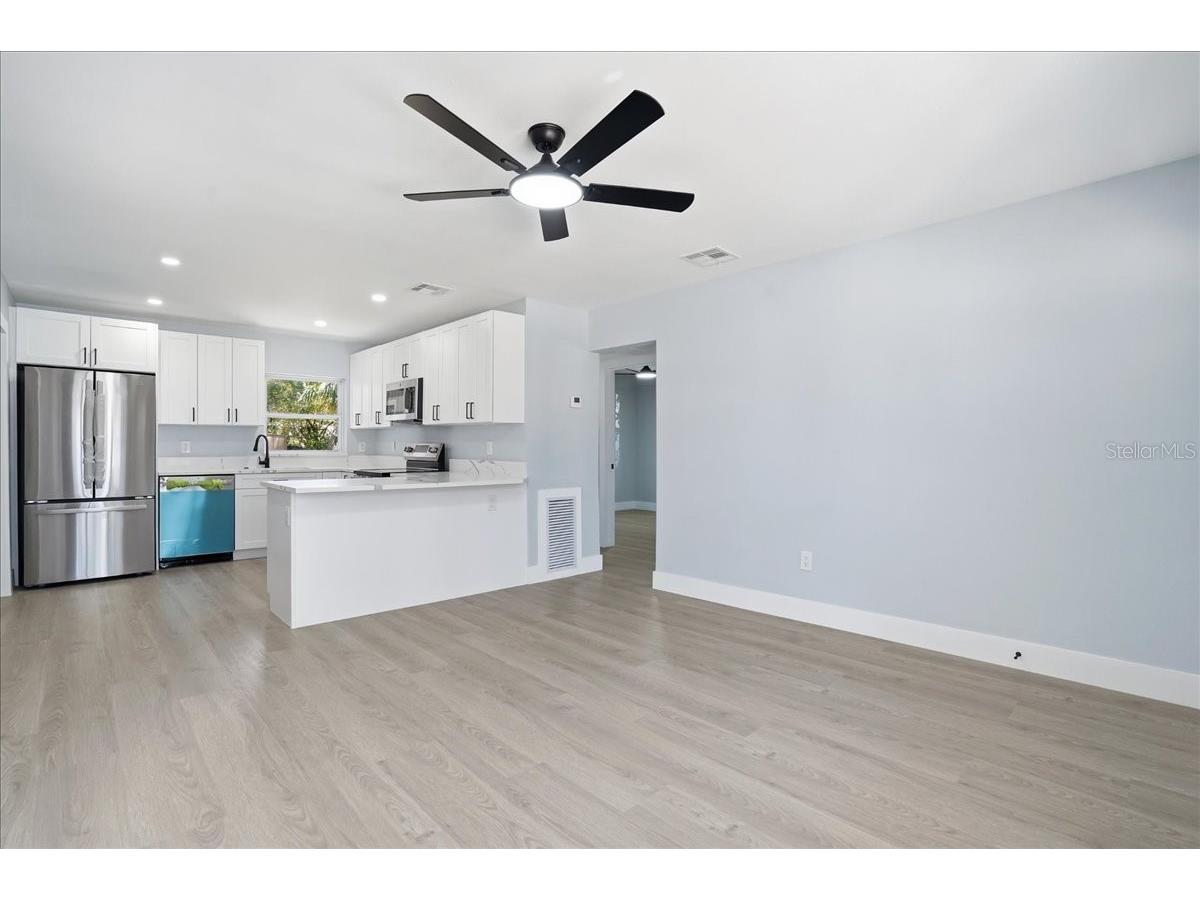 761 29th Avenue S Saint Petersburg FL 33705 TB8502021 image4