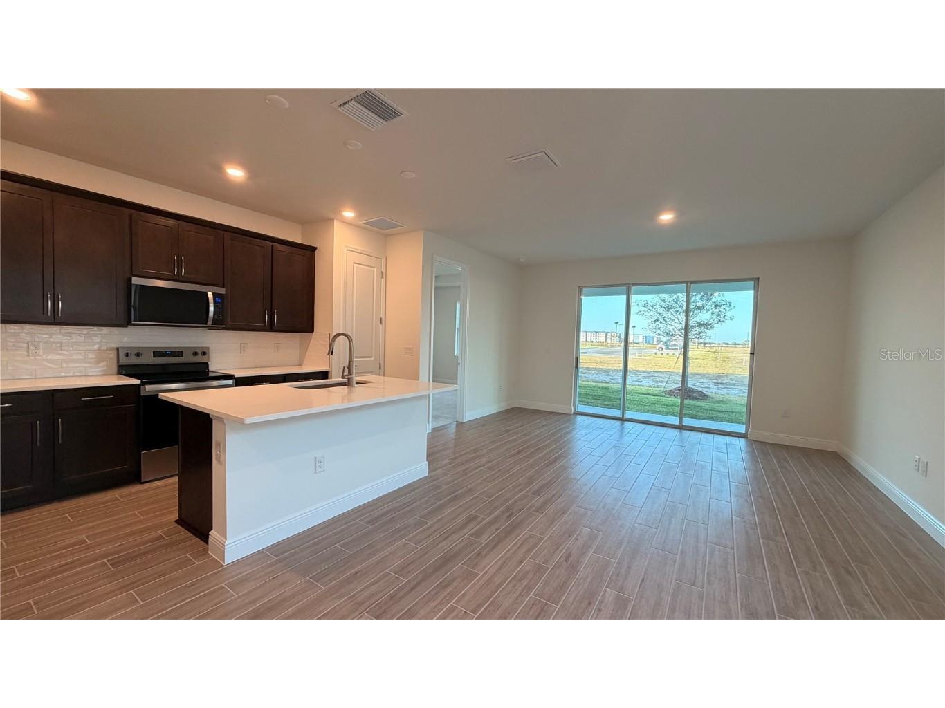 7610 Sea Oak Court Parrish FL 34219 - SEAIRE LAGOON G5105780 image3