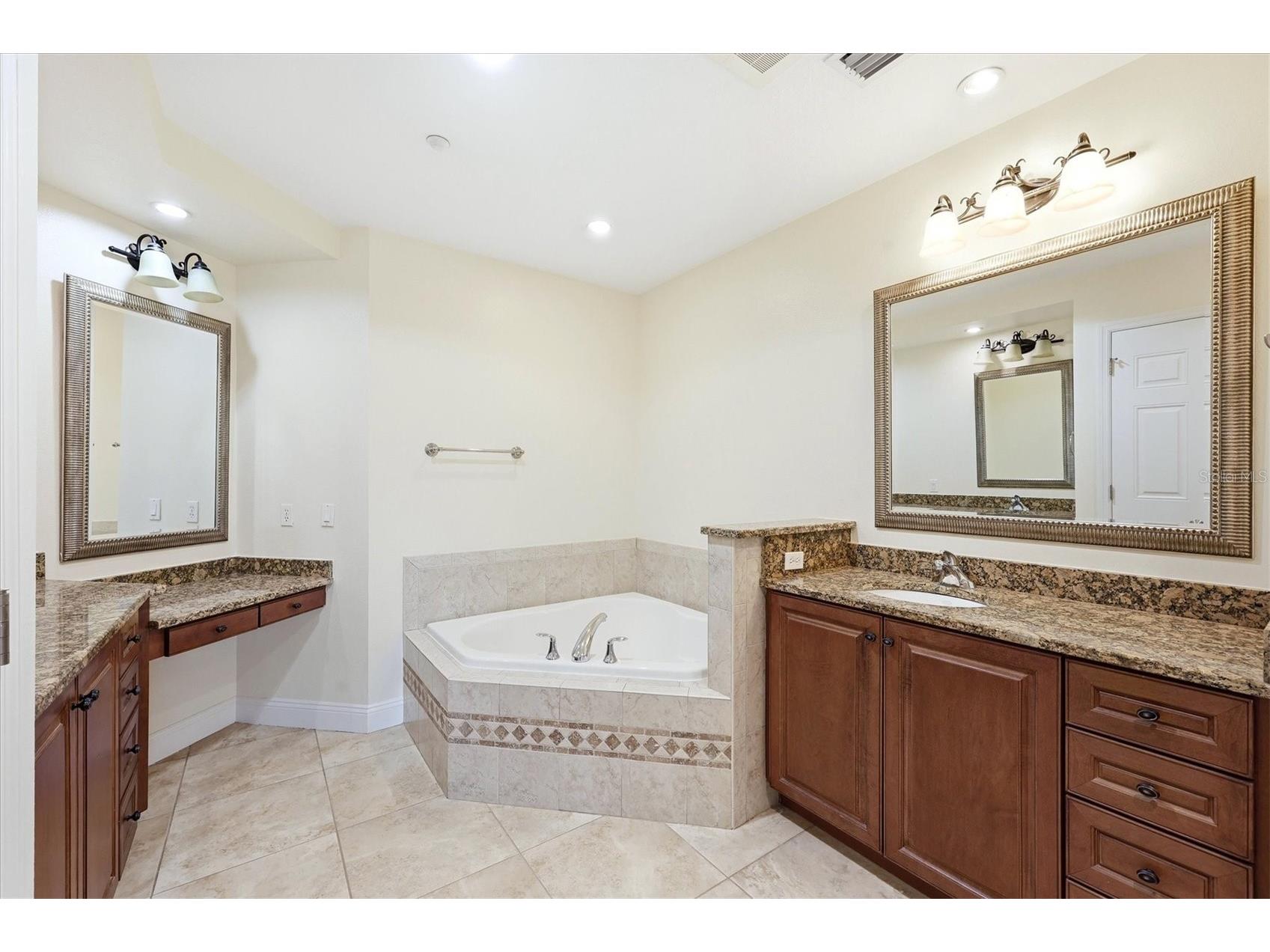 7612 Lake Vista Court #308 Lakewood Ranch FL 34202 A4692172 image29