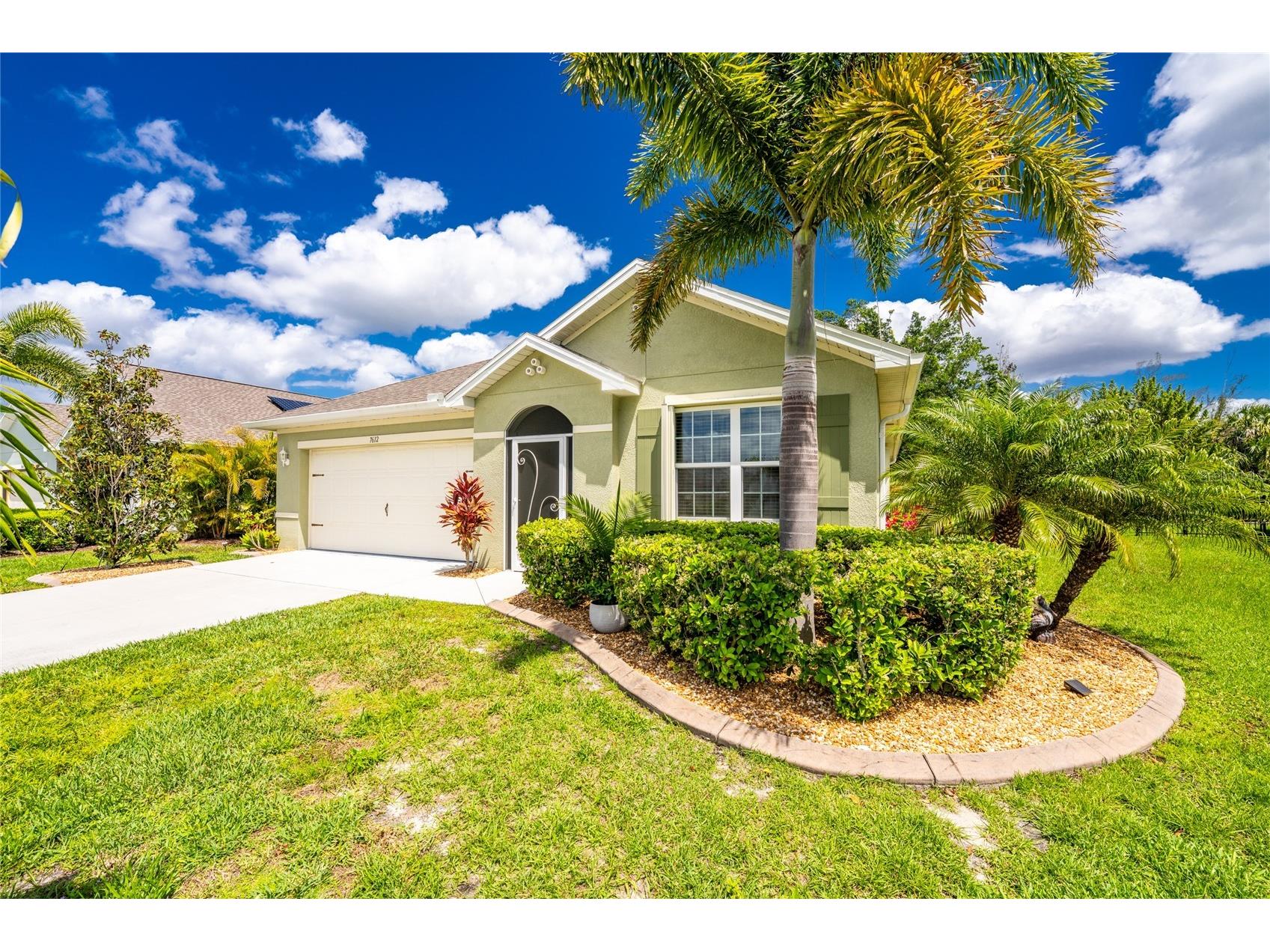 7612 Mikasa Drive Punta Gorda FL 33950 C7524566 image2